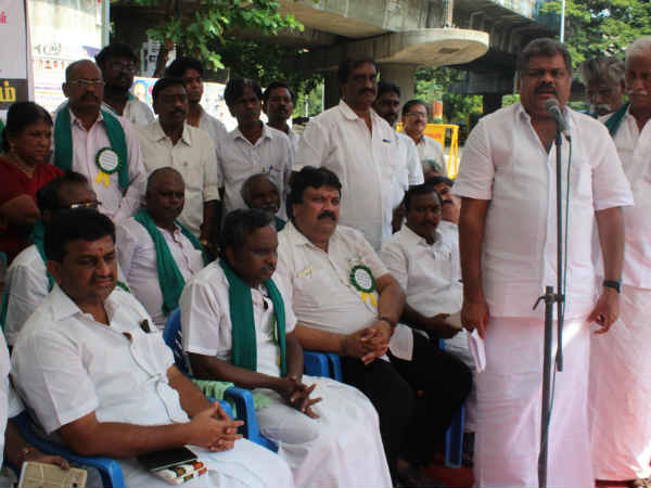 பொன். ராதாகிருஷ்ணன் பதவி விலக வேண்டும்