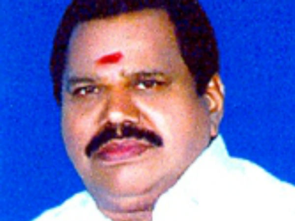 அதிமுகவில் வேட்பாளர் ஏ.கே.போஸ்