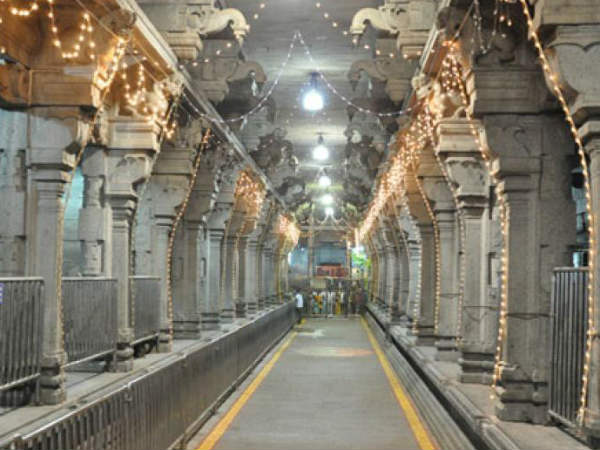 லட்சக்கணக்கில் வசூல்