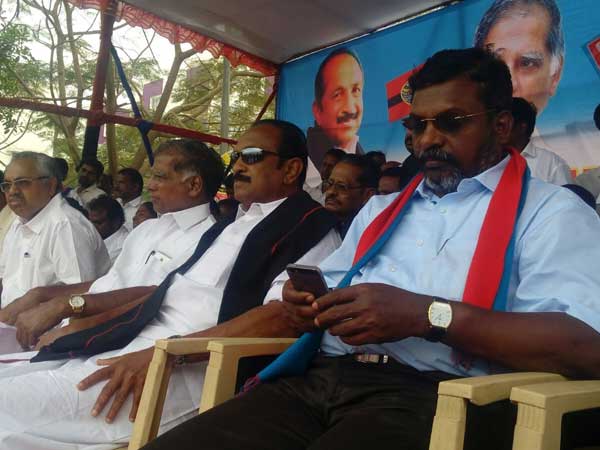 யாருக்கு ஆதரவு?