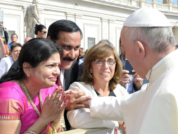Sowmya and Anbumani meet Pope Francis Sowmya and Anbumani meet Pope Francis