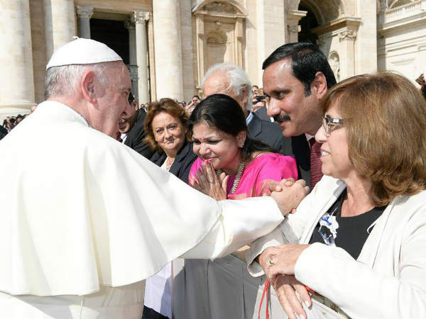 Sowmya and Anbumani meet Pope Francis Sowmya and Anbumani meet Pope Francis