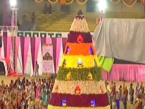Bathukamma sets Guinness World Record Bathukamma sets Guinness World Record