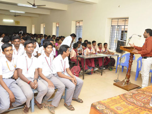 Thulir readers meet held in Karaikudi Thulir readers meet held in Karaikudi