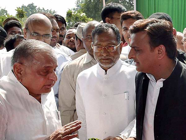 Akhilesh will not be removed as the UP CM, says Mulayam Singh Akhilesh will not be removed as the UP CM, says Mulayam Singh