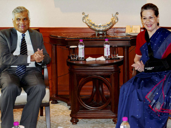 Manmohan Singh and Sonia Gandhi meet Ranil Wickeremesinghe Manmohan Singh and Sonia Gandhi meet Ranil Wickeremesinghe