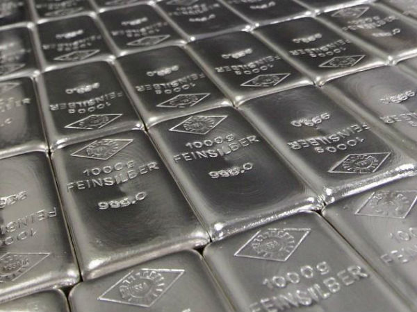 Raids on Andhra officer reveal 14 homes, roomful of silver Raids on Andhra officer reveal 14 homes, roomful of silver