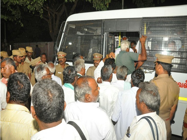 sugarcane farmers arrested in chennai sugarcane farmers arrested in chennai