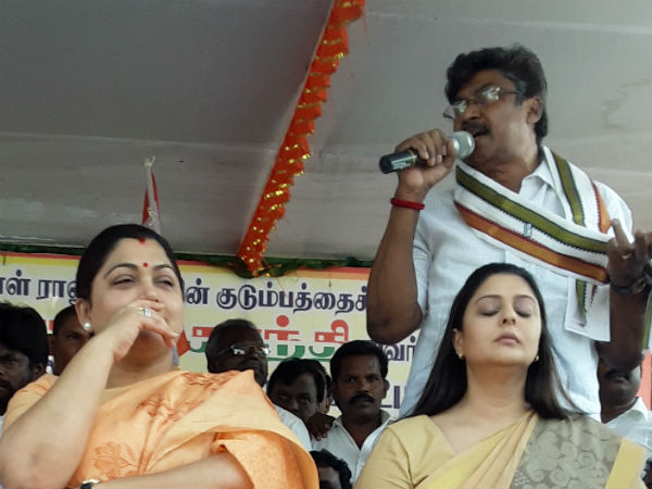 மகளிர் மல்லுக்கட்டு