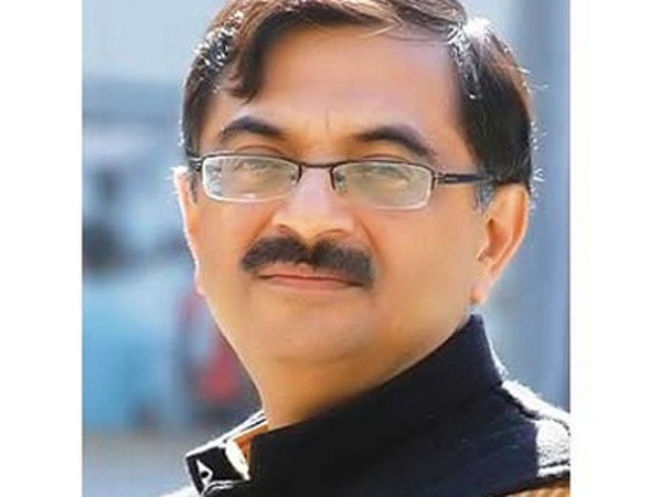பிரசாதம், புனித நீர்
