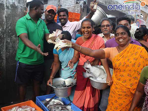 மீன் கடைகளில் வியாபாரம்