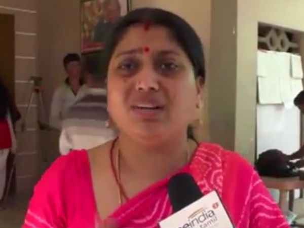 சண்டை போட்ட மனைவிகள்