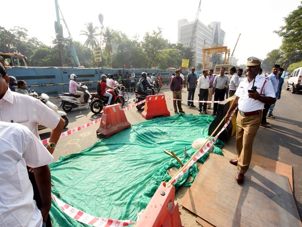 The sudden groove Anna Salai, Chennai The sudden groove Anna Salai, Chennai