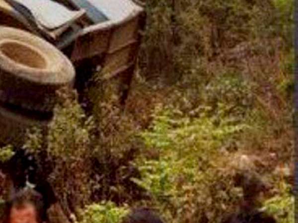 உத்தரகண்டில் ஜீப் பள்ளத்தில் விழுந்து விபத்து: 2 பெண்கள் உள்பட 7 பேர் பலி