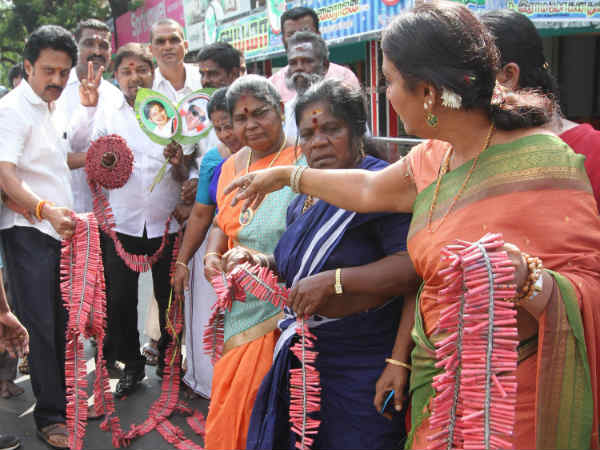 ADMK celebrates its leading ADMK celebrates its leading