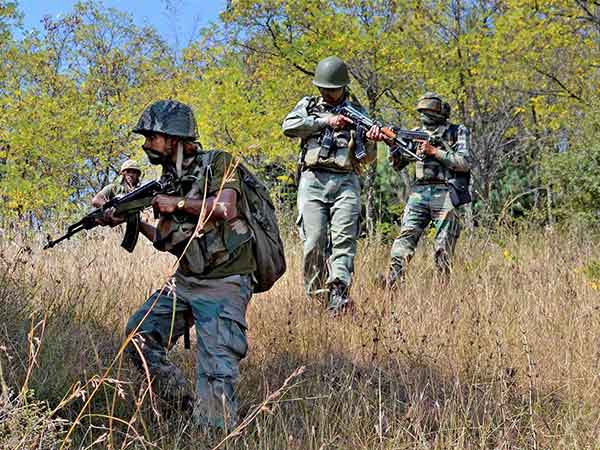 Terrorists firing in Jammu: 2 soldiers injured Terrorists firing in Jammu: 2 soldiers injured