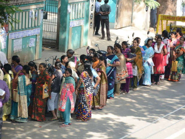 TN State Co-operative Agriculture bank staffs protest on Demonetisation TN State Co-operative Agriculture bank staffs protest on Demonetisation