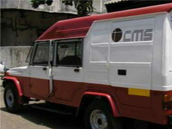 Bengaluru Cash van driver makes away with Rs 1.37 crore Bengaluru Cash van driver makes away with Rs 1.37 crore
