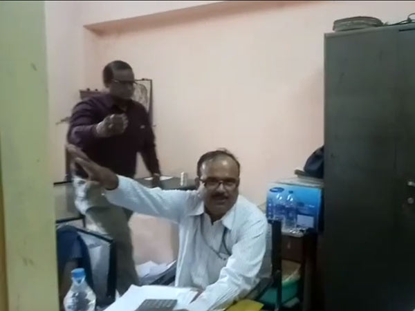 CBI Raids in post offices for irregularities in hydrabad CBI Raids in post offices for irregularities in hydrabad