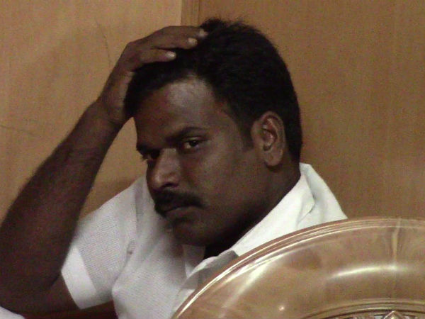 30 lakhs worth pan masala seized from car 30 lakhs worth pan masala seized from car