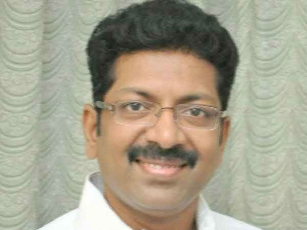 Thiruparankundram by election: Election officer refuses to accept DMK's complaint Thiruparankundram by election: Election officer refuses to accept DMK's complaint