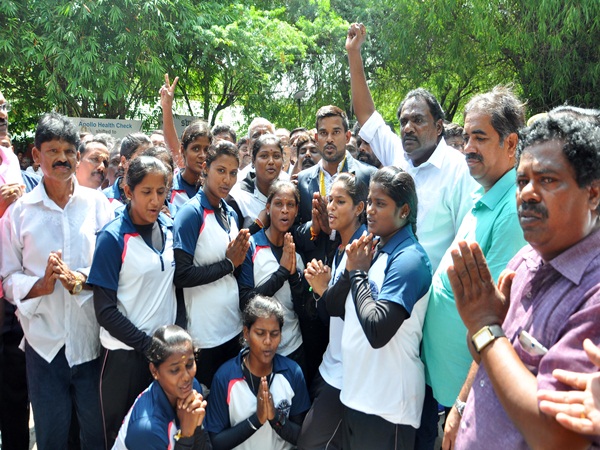 Kabaddi player Cheralathan visits Apollo Kabaddi player Cheralathan visits Apollo