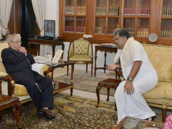 GK Vasan meets President Pranab Mukherjee GK Vasan meets President Pranab Mukherjee
