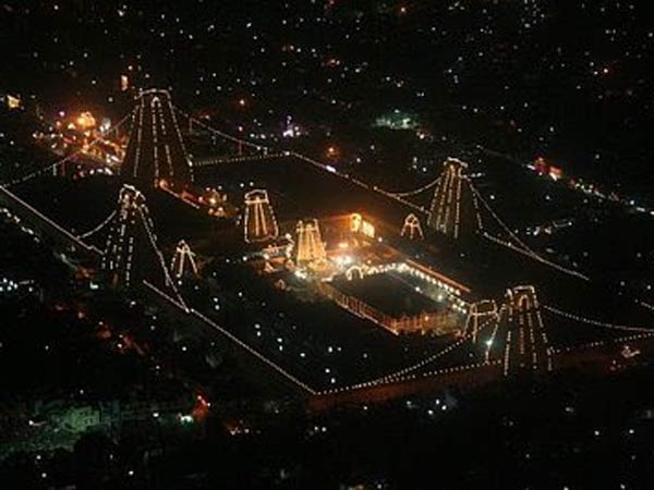 நிரம்பி வழியும் விடுதிகள்