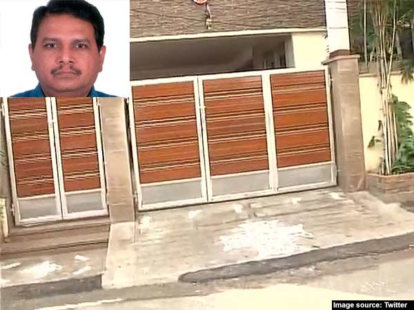 சர்ச்சை அதிகாரி