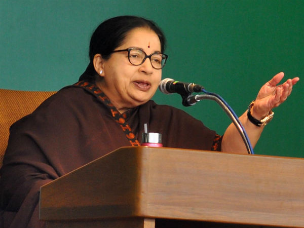 ஆட்சியை தக்க வைத்த அதிமுக