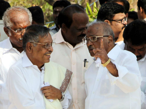 சிரித்து பேசிய பண்ருட்டி ராமச்சந்திரன்