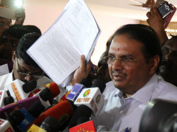அதிமுக தொண்டரா?
