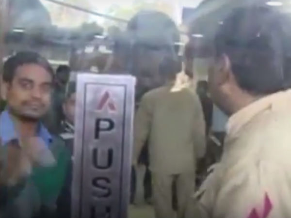 Axis Bank's Noida branch raided by IT Dept, Rs 60 crore seized from 20 fake accounts Axis Bank's Noida branch raided by IT Dept, Rs 60 crore seized from 20 fake accounts