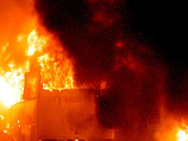 Suicide bomb attack in Yeman : kills 30 soldiers! Suicide bomb attack in Yeman : kills 30 soldiers!