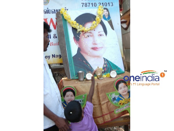 ADMK cadre pay tributes to Jayalalithaa ADMK cadre pay tributes to Jayalalithaa