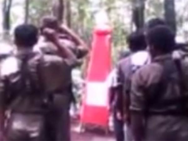 தமிழக-கேரள எல்லையில் நடந்த மாவோயிஸ்டுகள்  வீர வணக்க கூட்டம்.. வீடியோ வெளியாகி பரபரப்பு