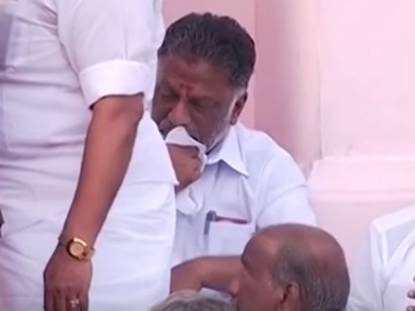 Jayalalithaa Death: Panneerselvam Cries - Viral Video Jayalalithaa Death: Panneerselvam Cries - Viral Video