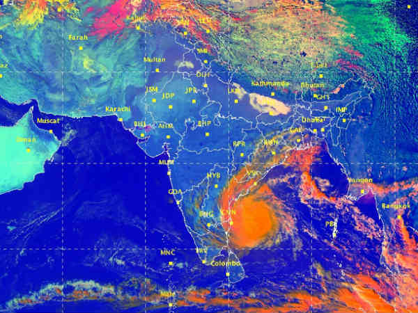 Vardha: Heavy rain in Chennai from evening Vardha: Heavy rain in Chennai from evening
