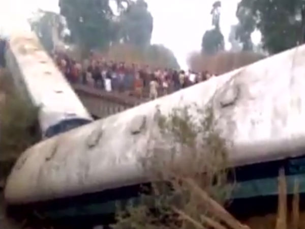 Ajmer-Saeldah express derailed in Kanpur Ajmer-Saeldah express derailed in Kanpur
