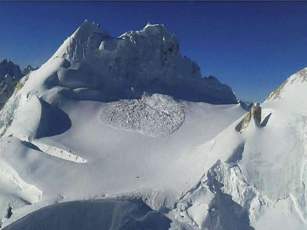 kashmir avalanche death toll climbs to 20 kashmir avalanche death toll climbs to 20