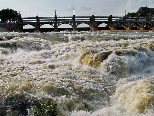 சரியும் நீர்மட்டம்