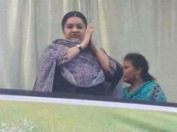 தலைவர்கள் ஆதரவு?