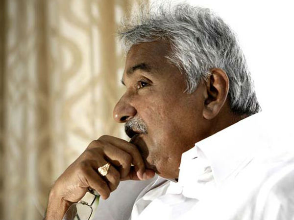நாய்களிடம் சிக்கிய உம்மன் சாண்டி
