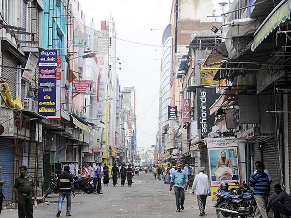 Full day shut down protest has begun in Tamil Nadu in support of Jallikattu this morning. Almost all the business houses, shops are shut. 60 தமிழகம் முழுவதும் இன்று காலை 6 மணிக்கு முழு அடைப்புப் போராட்டம் தொடங்கியுள்ளது. போராட்டம் முழு அளவில் இருப்பதாக தகவல்கள் கூறுகின்றன. Full day shut down protest has begun in Tamil Nadu in support of Jallikattu this morning. Almost all the business houses, shops are shut. 60 தமிழகம் முழுவதும் இன்று காலை 6 மணிக்கு முழு அடைப்புப் போராட்டம் தொடங்கியுள்ளது. போராட்டம் முழு அளவில் இருப்பதாக தகவல்கள் கூறுகின்றன.