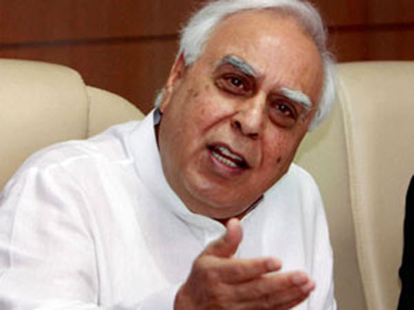 Kapil Sibal Demands Judicial Probe into 'Demonetisation Scam' Kapil Sibal Demands Judicial Probe into 'Demonetisation Scam'