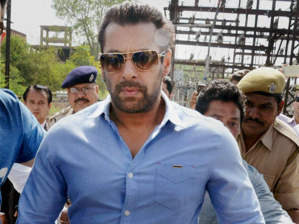 Actor Salman khan to appear in Jodpur High court on 25th for poaching case Actor Salman khan to appear in Jodpur High court on 25th for poaching case