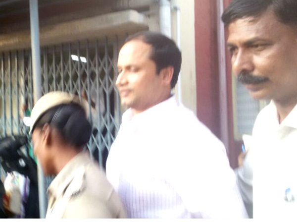 CBI court sends Reddy, Srinivasalu to 2-day CBI custody CBI court sends Reddy, Srinivasalu to 2-day CBI custody