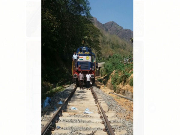 The test train movement between senkottai - Aryankavu The test train movement between senkottai - Aryankavu