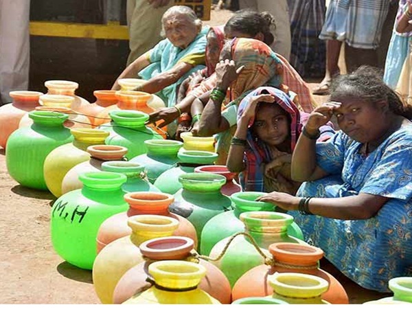 Chennai faces acute water crisis Chennai faces acute water crisis