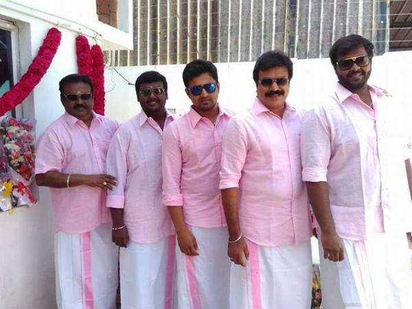 ரோஸ் நிற ஆடை